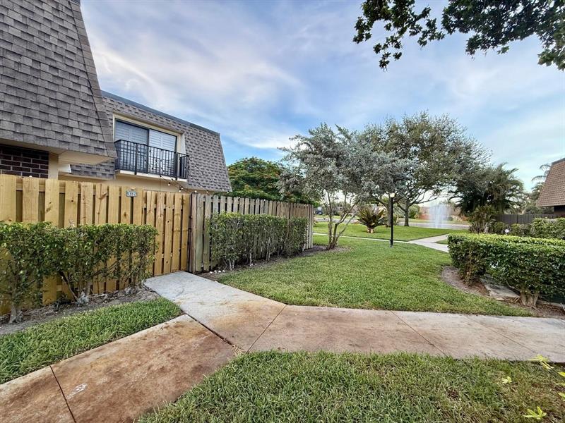 Image 4 of 54 For 2911 22nd Cir  37b