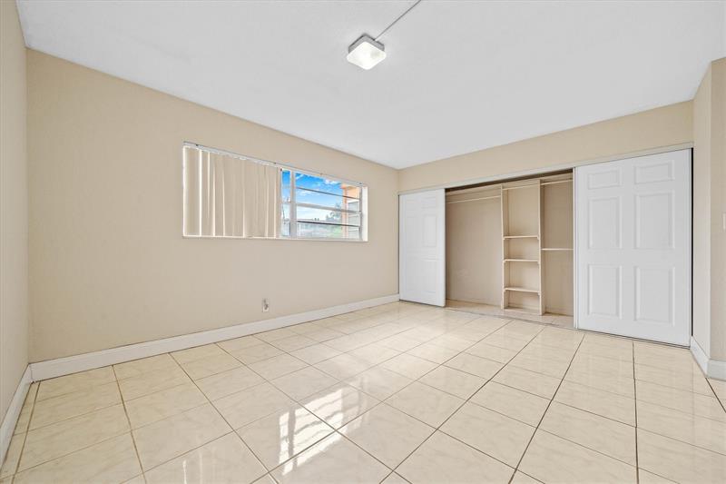 Image 14 of 21 For 5031 Oakland Park Blvd
