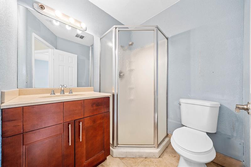 Image 18 of 21 For 5031 Oakland Park Blvd