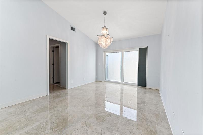 Image 10 of 38 For 21300 Millbrook Ct