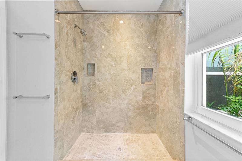 Image 26 of 38 For 21300 Millbrook Ct