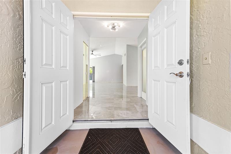 Image 4 of 38 For 21300 Millbrook Ct