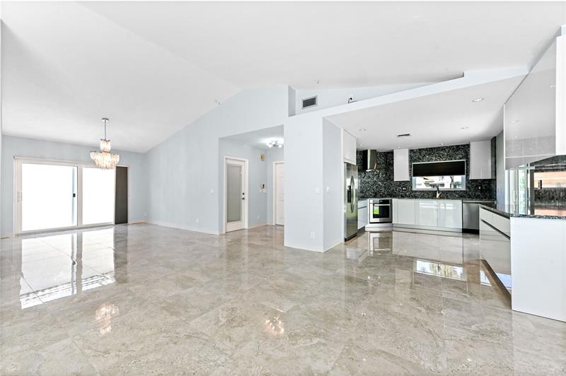 Image 8 of 38 For 21300 Millbrook Ct