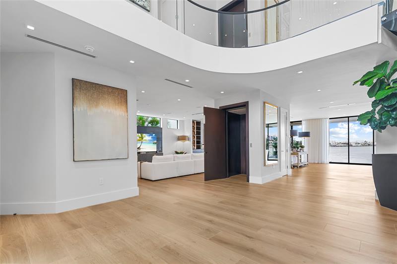 Image 13 of 74 For 1957 21 Avenue