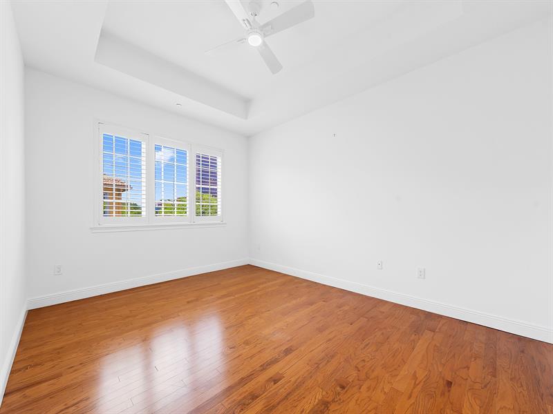 Image 10 of 24 For 510 7th St  401