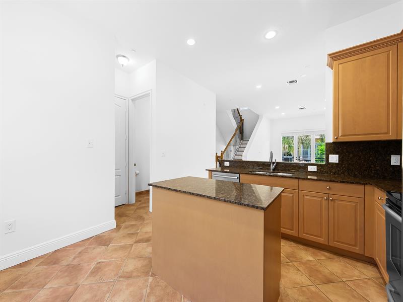 Image 13 of 24 For 510 7th St  401