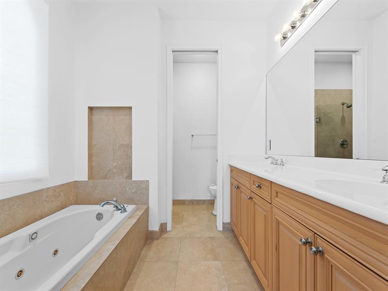 Image 18 of 24 For 510 7th St  401