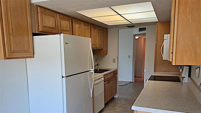 Image 15 of 42 For 1201 River Reach Dr  416