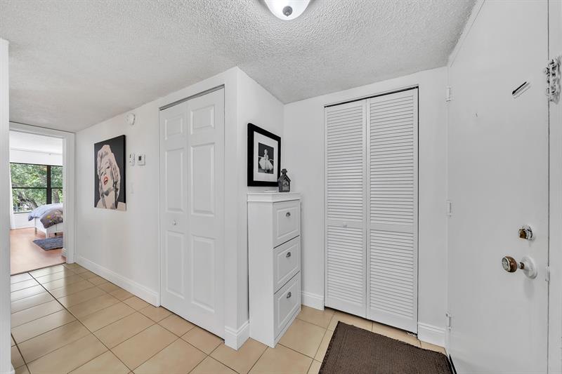 Image 14 of 42 For 3730 Inverrary Dr  3v