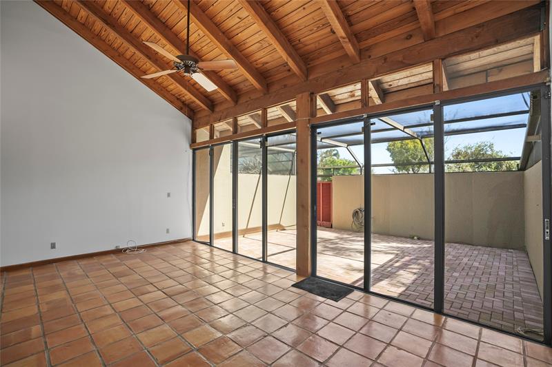 Image 11 of 39 For 1111 Windward Dr
