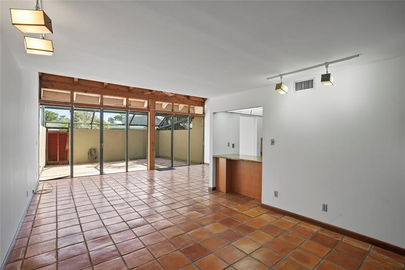 Image 12 of 39 For 1111 Windward Dr