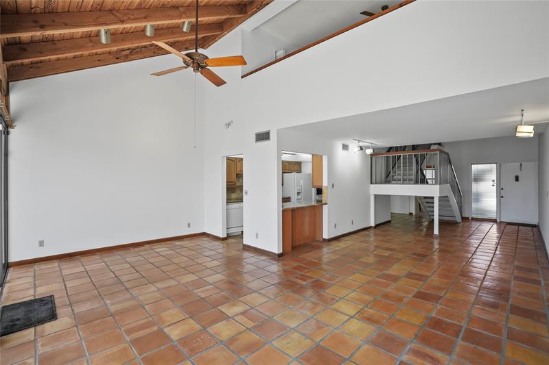 Image 14 of 39 For 1111 Windward Dr