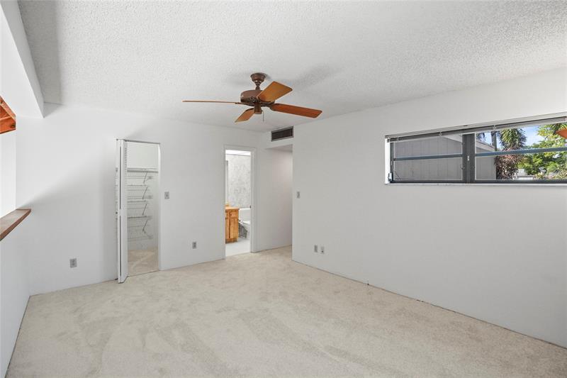 Image 20 of 39 For 1111 Windward Dr