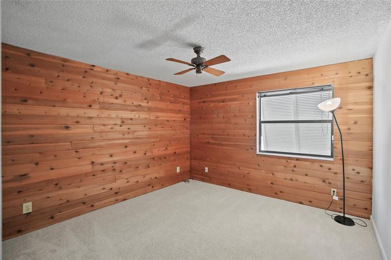 Image 25 of 39 For 1111 Windward Dr