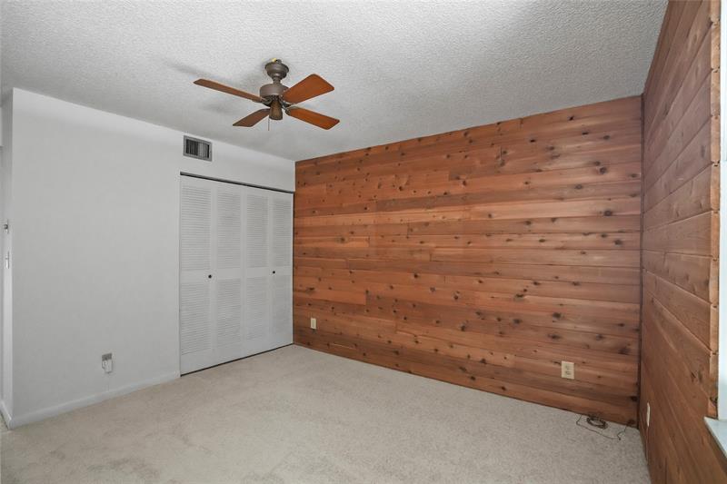 Image 26 of 39 For 1111 Windward Dr