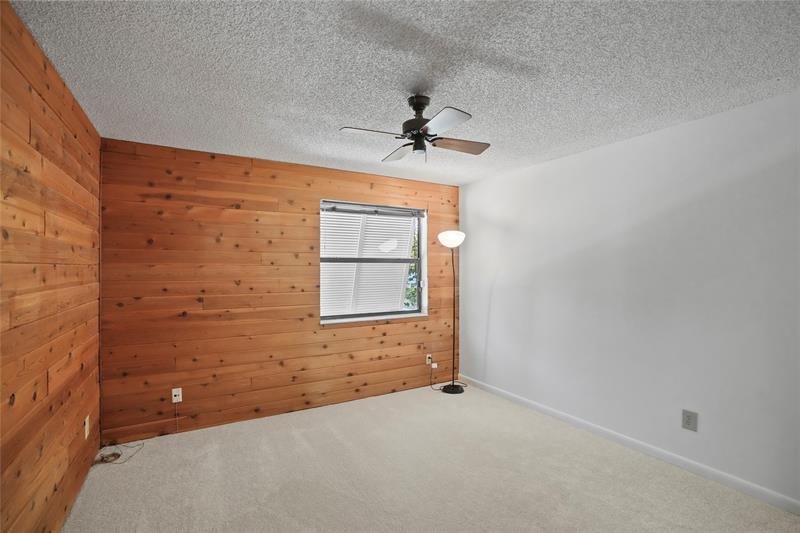 Image 27 of 39 For 1111 Windward Dr