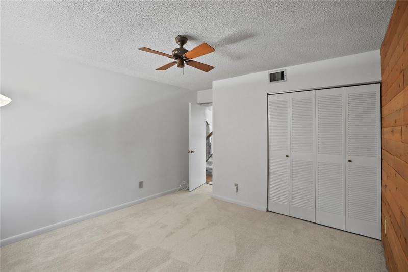 Image 33 of 39 For 1111 Windward Dr