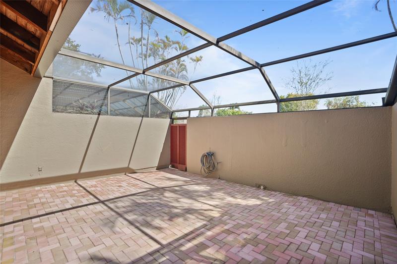 Image 38 of 39 For 1111 Windward Dr