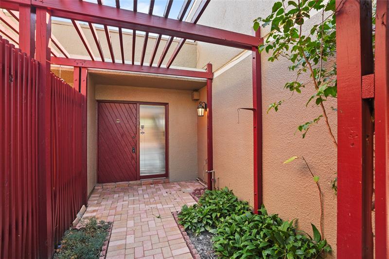 Image 4 of 39 For 1111 Windward Dr