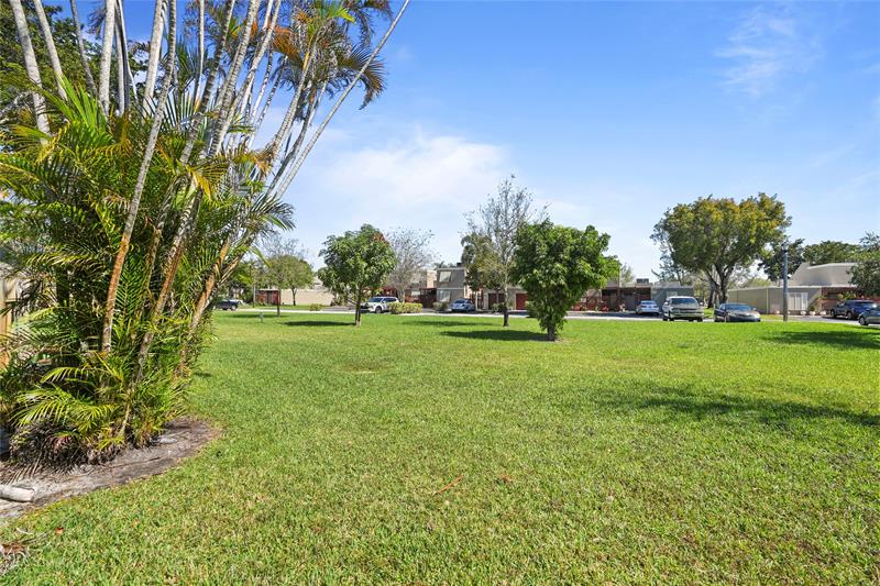 Image 5 of 39 For 1111 Windward Dr