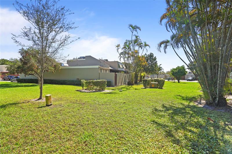 Image 8 of 39 For 1111 Windward Dr