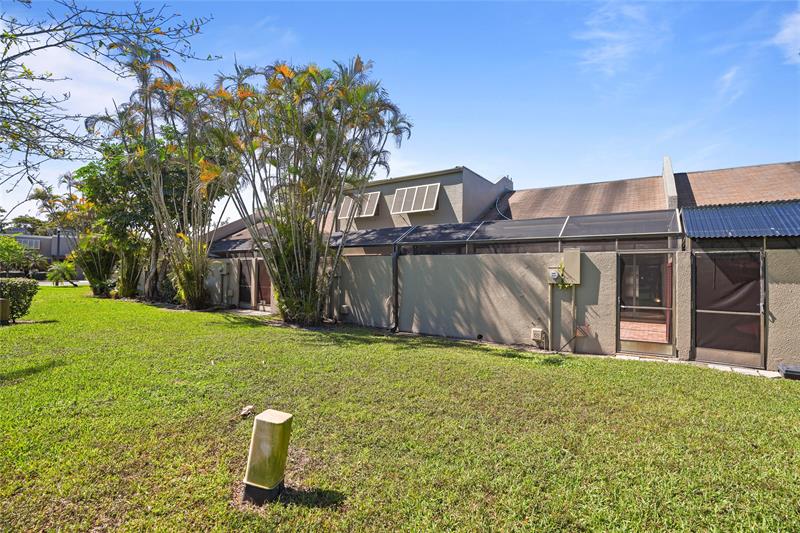 Image 9 of 39 For 1111 Windward Dr