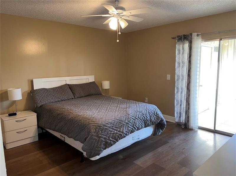 Image 14 of 27 For 4000 Crystal Lake Dr  212