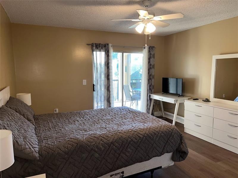 Image 15 of 27 For 4000 Crystal Lake Dr  212