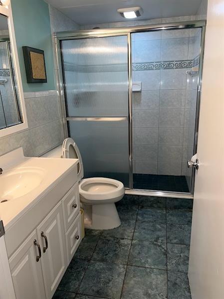 Image 17 of 27 For 4000 Crystal Lake Dr  212