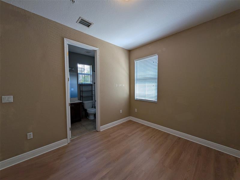 Image 24 of 36 For 2851 Prospect Rd  701