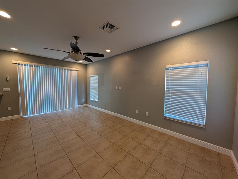 Image 4 of 36 For 2851 Prospect Rd  701