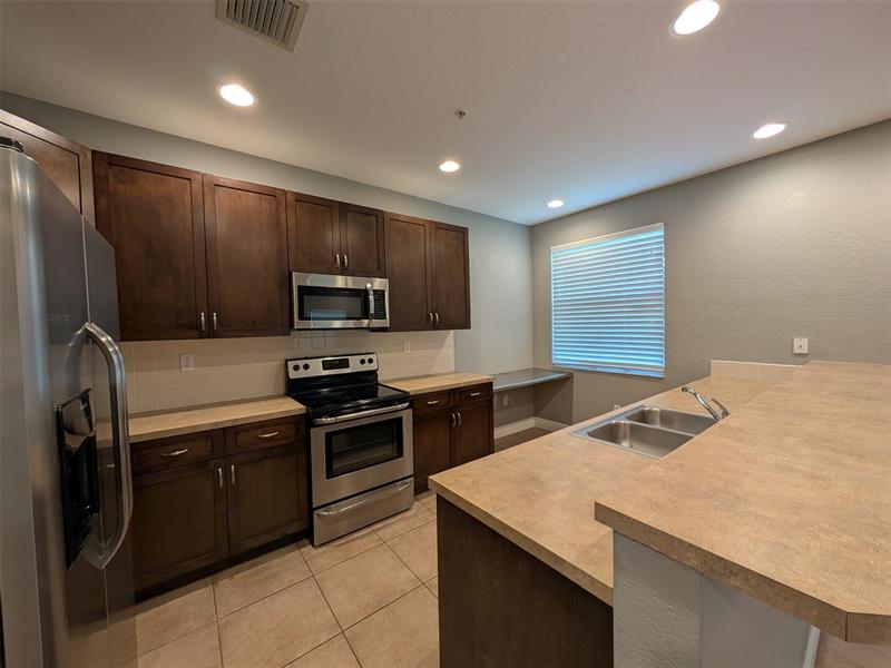 Image 6 of 36 For 2851 Prospect Rd  701