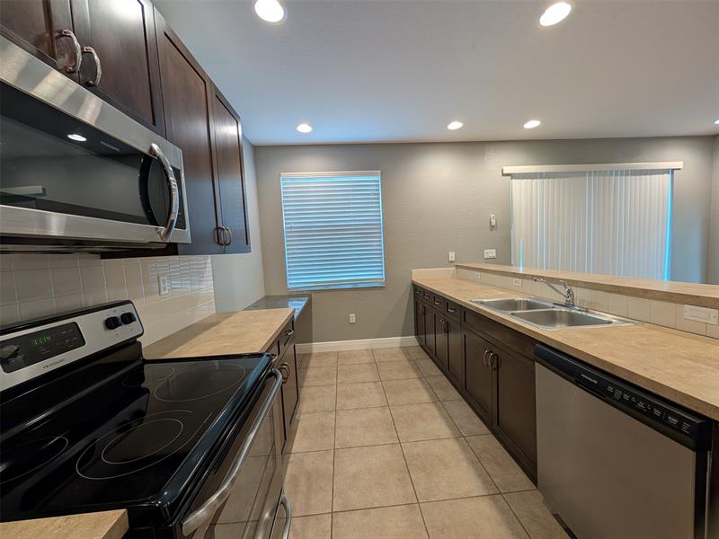 Image 7 of 36 For 2851 Prospect Rd  701