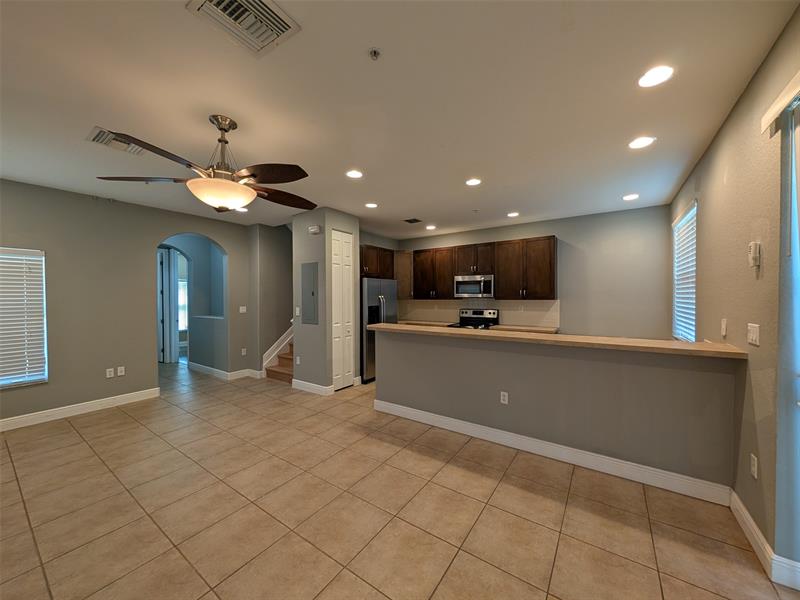 Image 9 of 36 For 2851 Prospect Rd  701