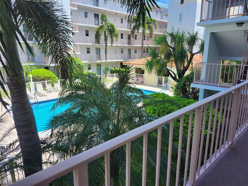Image 5 of 14 For 4629 Poinciana St  204