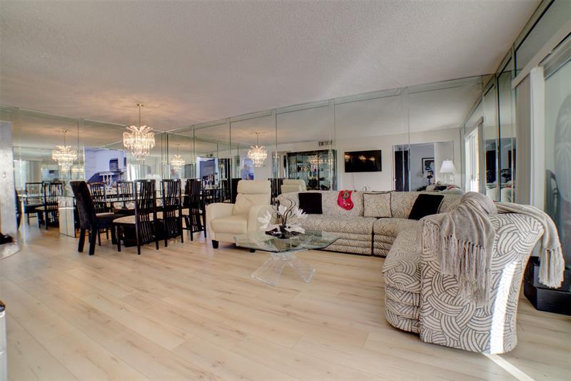 Image 7 of 14 For 4629 Poinciana St  204