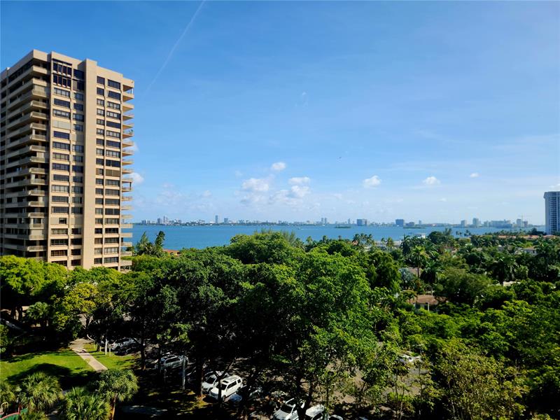 Details for 11115 Biscayne Blvd  825, Miami, FL 33181