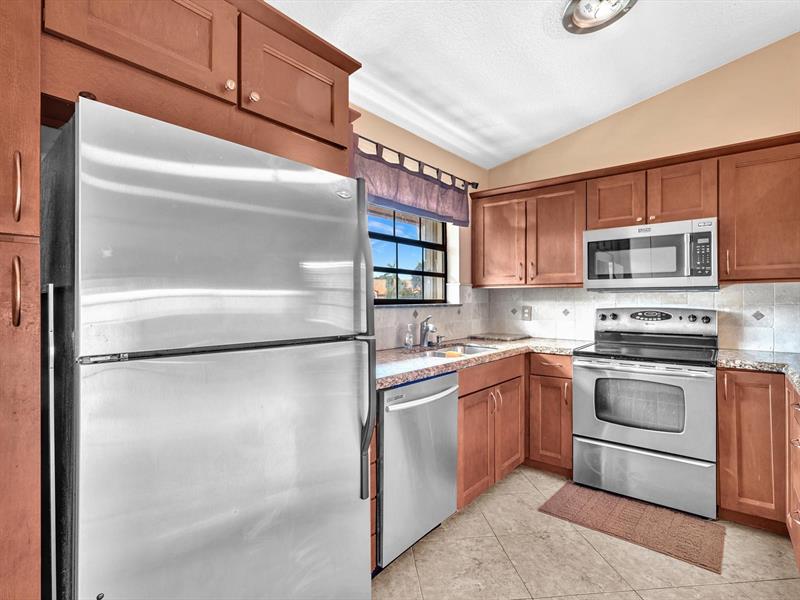Image 3 of 71 For 306 Congressional Way  306