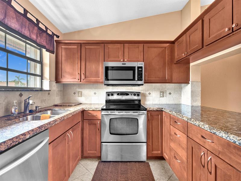 Image 30 of 71 For 306 Congressional Way  306