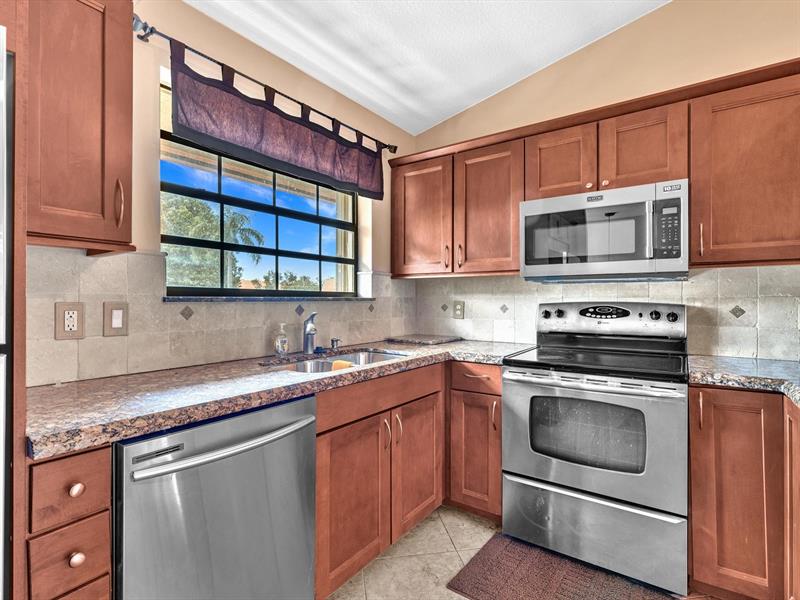 Image 31 of 71 For 306 Congressional Way  306