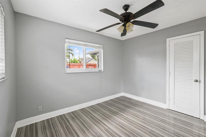Image 11 of 19 For 4805 27th Way