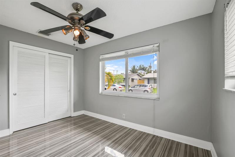 Image 13 of 19 For 4805 27th Way