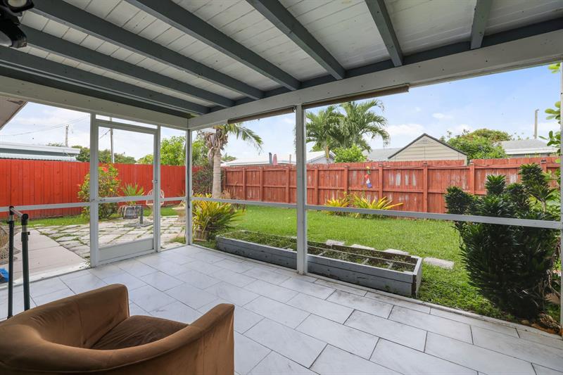 Image 15 of 19 For 4805 27th Way