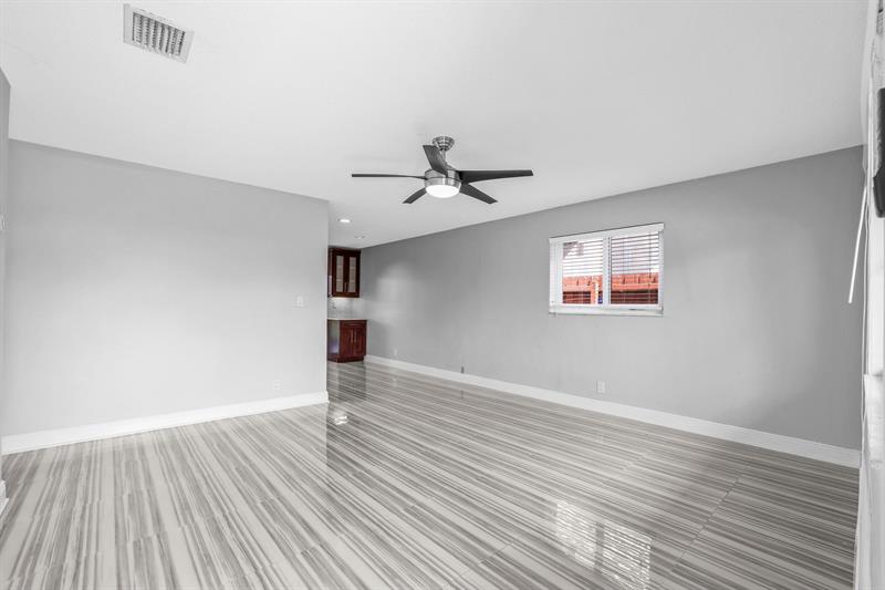 Image 6 of 19 For 4805 27th Way