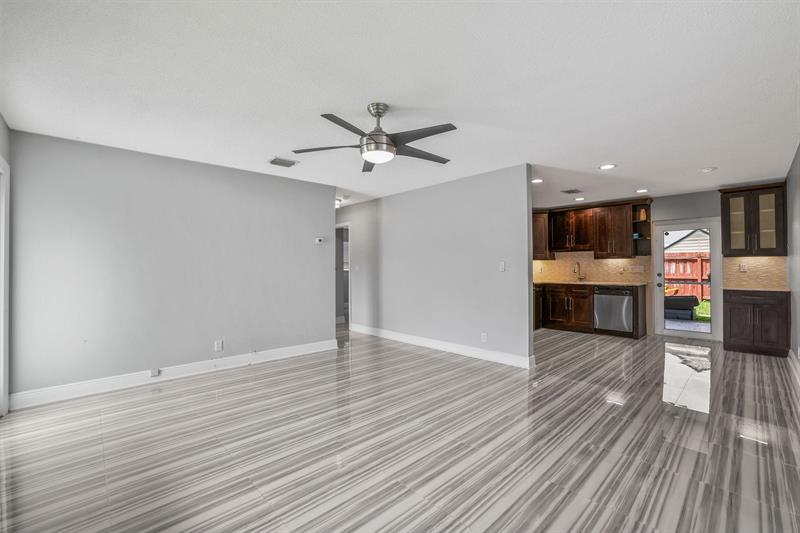 Image 9 of 19 For 4805 27th Way