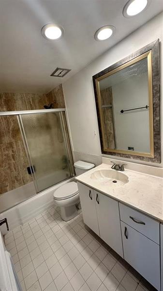 Image 18 of 23 For 3500 Galt Ocean Dr  715