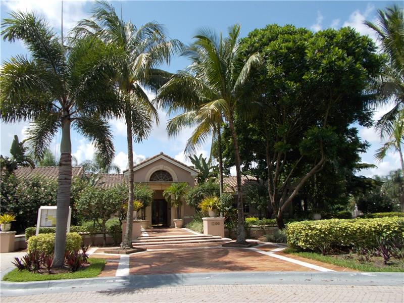 Image 3 of 15 For 12118 Saint Andrews Pl  108