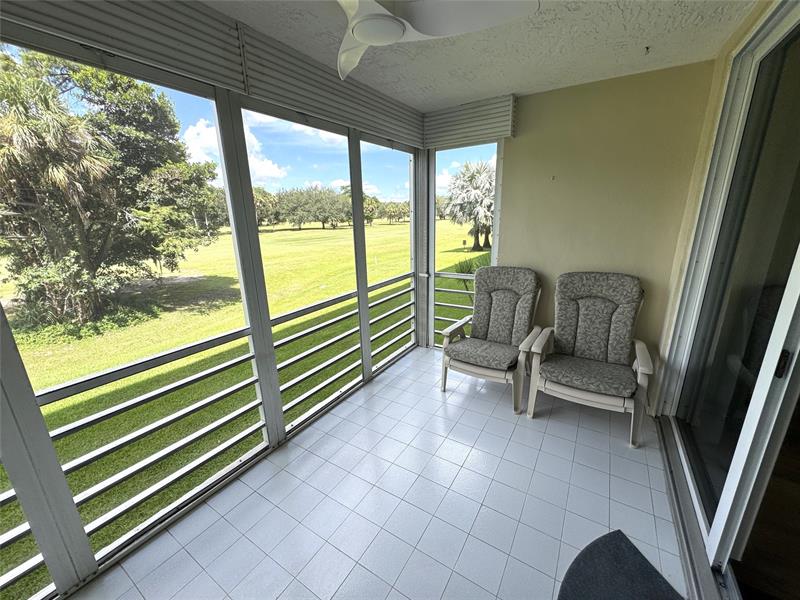 Image 11 of 19 For 575 Oaks Ln  209