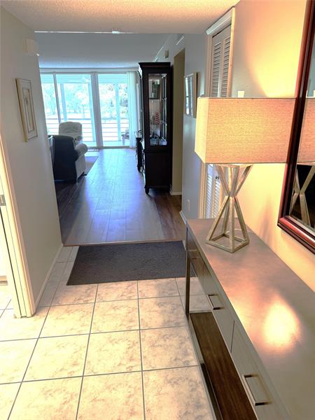 Image 13 of 19 For 575 Oaks Ln  209
