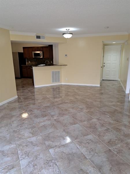 Image 13 of 28 For 8901 Wiles Rd  204